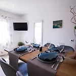Family Brach - Free Parking Apartmán Bol