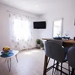 Family Brach - Free Parking Apartmán