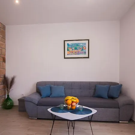 Apartment Family Brach