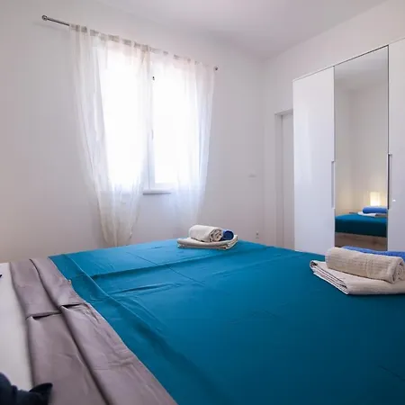 Apartment Family Brach Bol