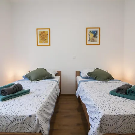 Apartment Family Brach *